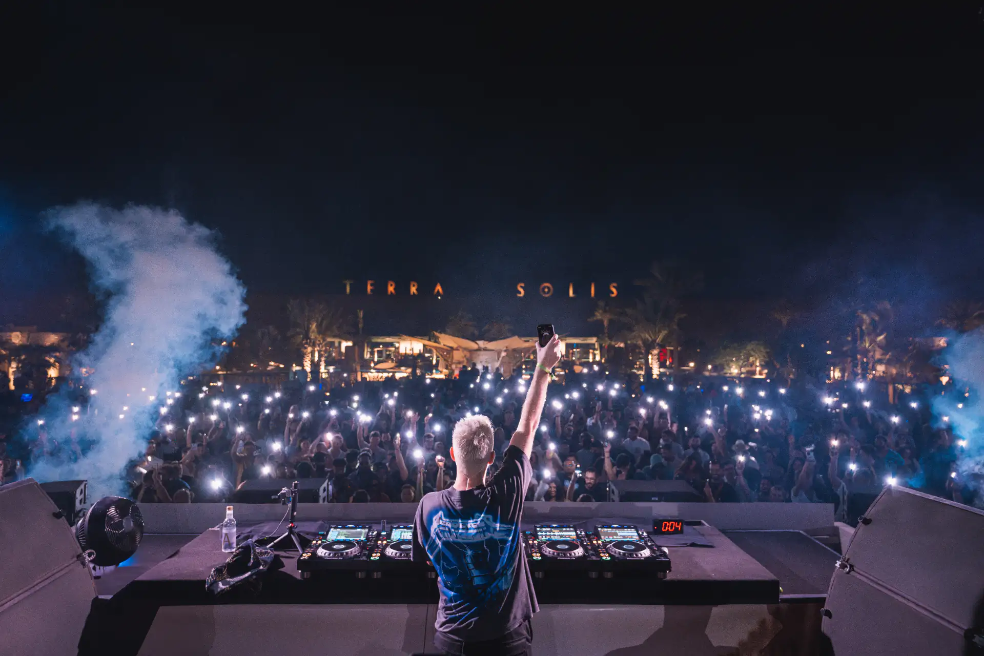 Scott Forshaw closing the main stage at a Dubai festival